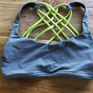Lululemon size 8 free to be sports bra